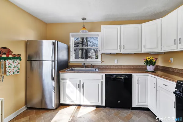 $550,000 | 148 Crane Street, Fairfield, CT 06825