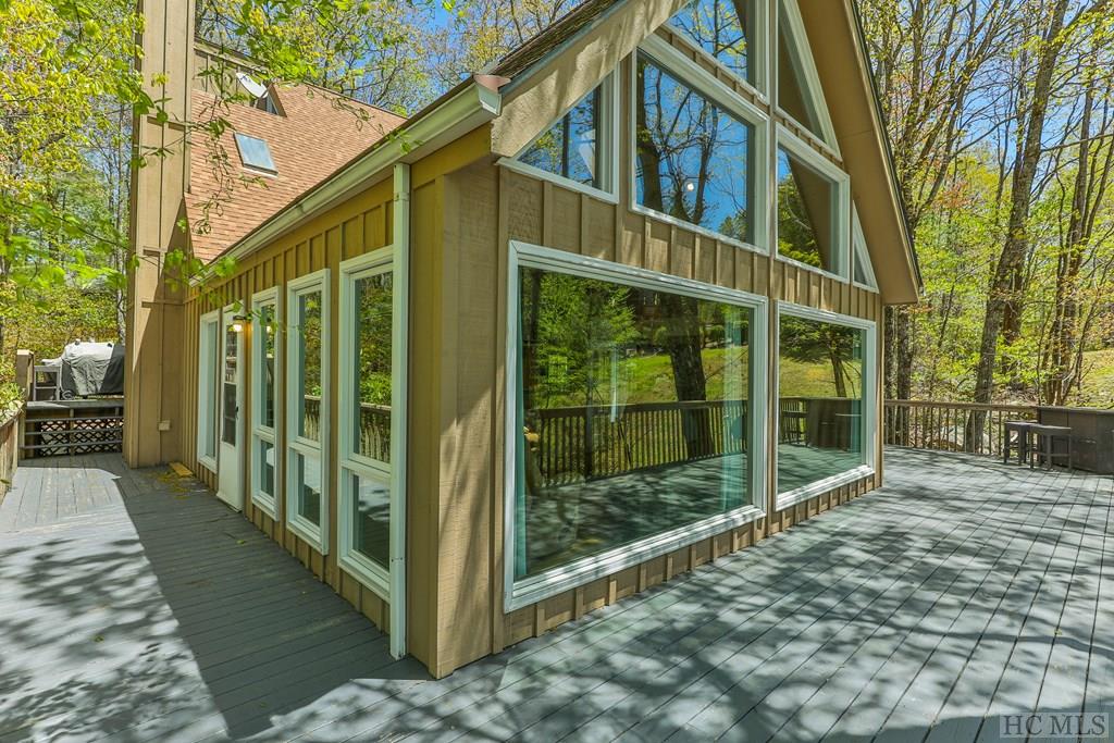 118 Eagle Ridge Road Sapphire, NC 28774 - Photo 16 of 44 Gallery Image 16