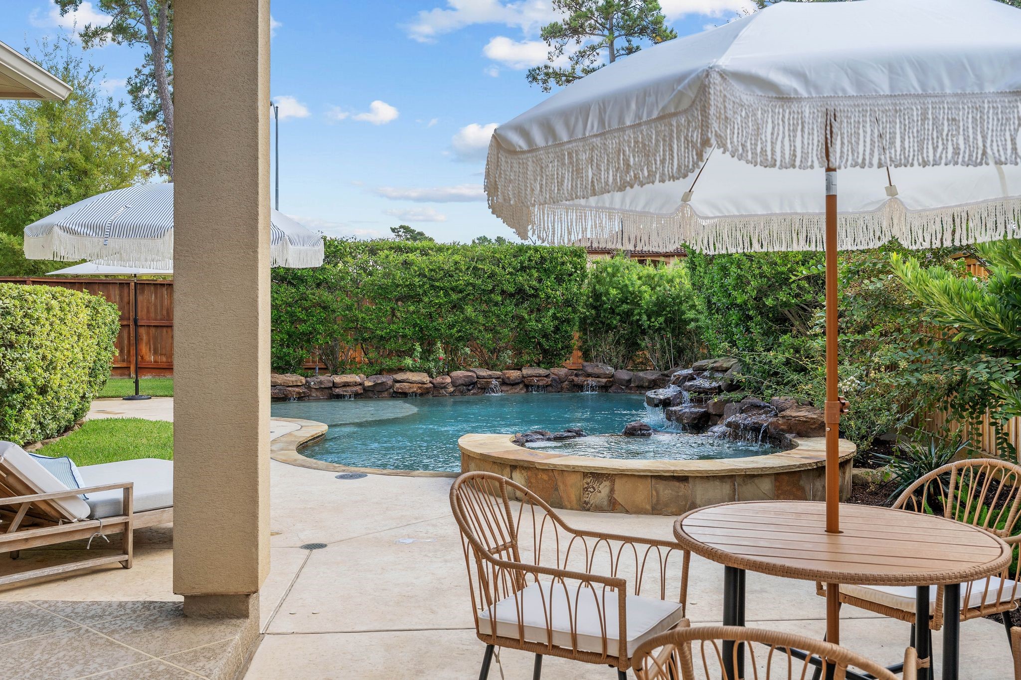 7603 Hogan Bridge Court Spring, TX 77389 - Photo 42 of 50 Enjoy the poolside views.