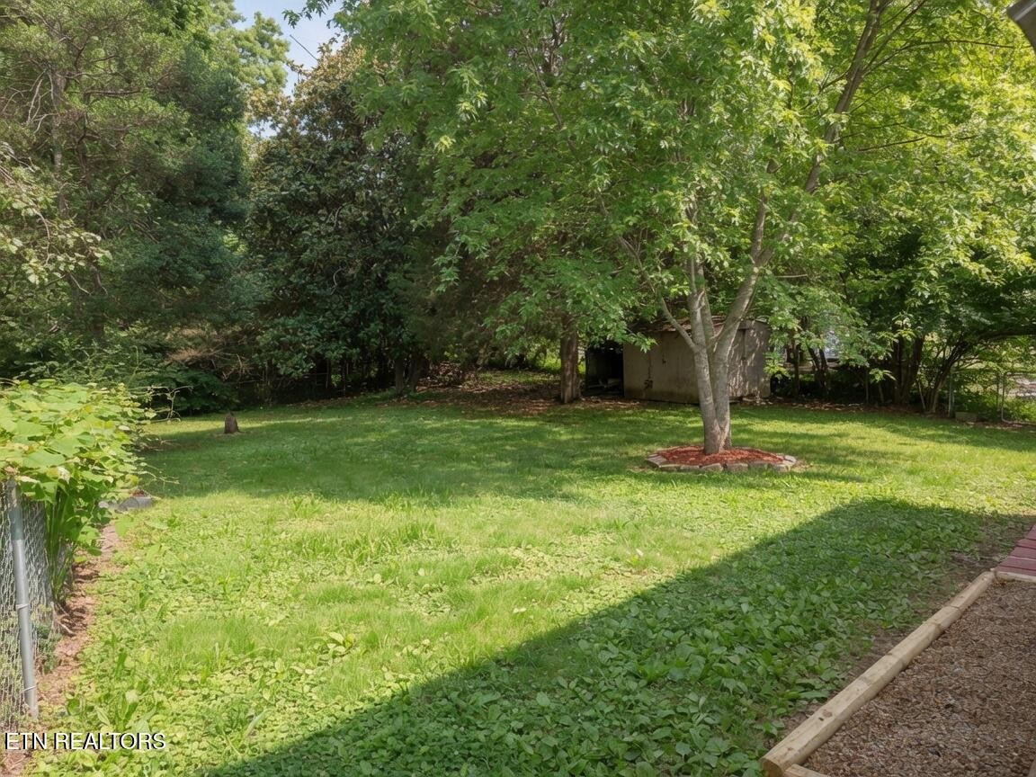 606 West Outer Drive Oak Ridge, TN 37830 - Photo 10 of 32 Gallery Image 10