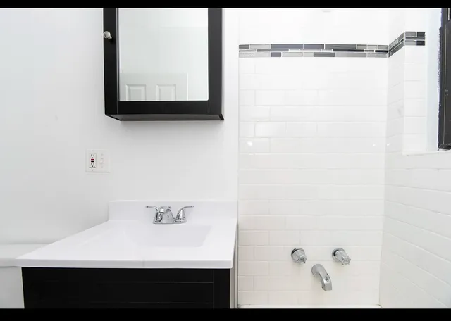 $1,445 | 3345 North Marshfield Avenue, Unit 108, Chicago, IL 60657