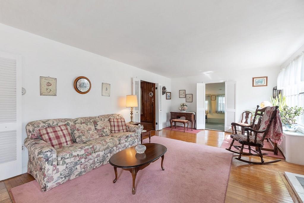 19 St James Road Shrewsbury, MA 01545 - Photo 4 of 30 Gallery Image 4