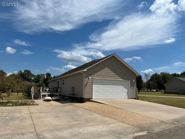 $334,000 | 12048 Hidden Meadow Lane, Dexter, MO 63841