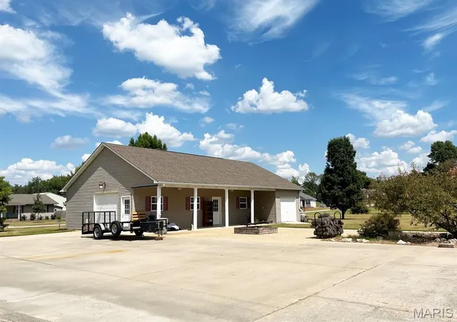 $349,000 | 12048 Hidden Meadow Lane, Dexter, MO 63841