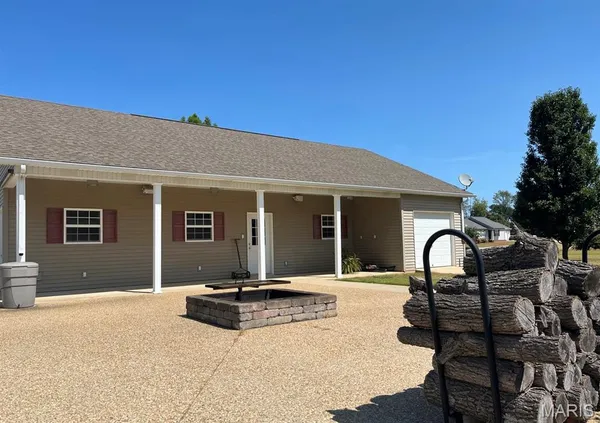 $334,000 | 12048 Hidden Meadow Lane, Dexter, MO 63841