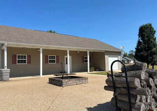 $349,000 | 12048 Hidden Meadow Lane, Dexter, MO 63841