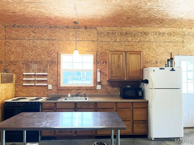 $349,000 | 12048 Hidden Meadow Lane, Dexter, MO 63841