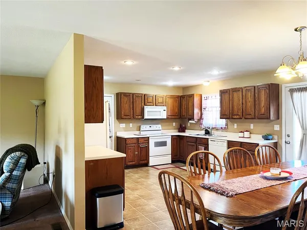 $334,000 | 12048 Hidden Meadow Lane, Dexter, MO 63841