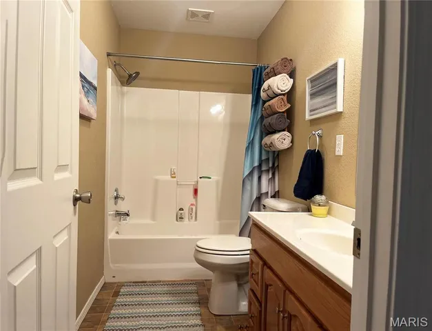 $349,000 | 12048 Hidden Meadow Lane, Dexter, MO 63841