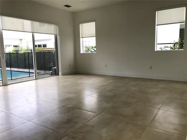 $8,000 | 10055 Northwest 75th Street, Doral, FL 33178