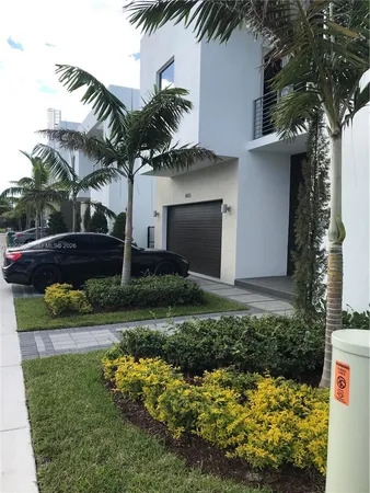 $8,000 | 10055 Northwest 75th Street, Doral, FL 33178