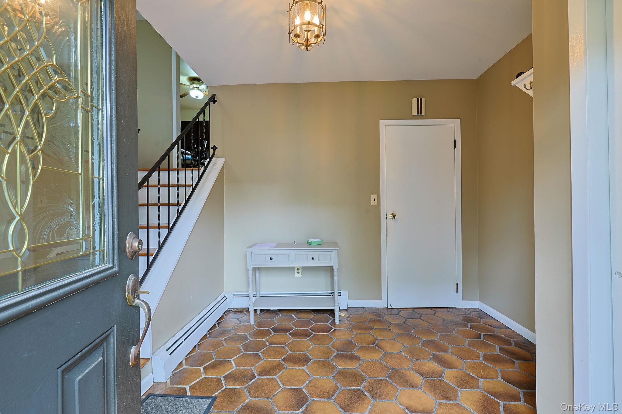 18 Hillside Road Slate Hill, NY 10973 - Photo 4 of 28 Gallery Image 4