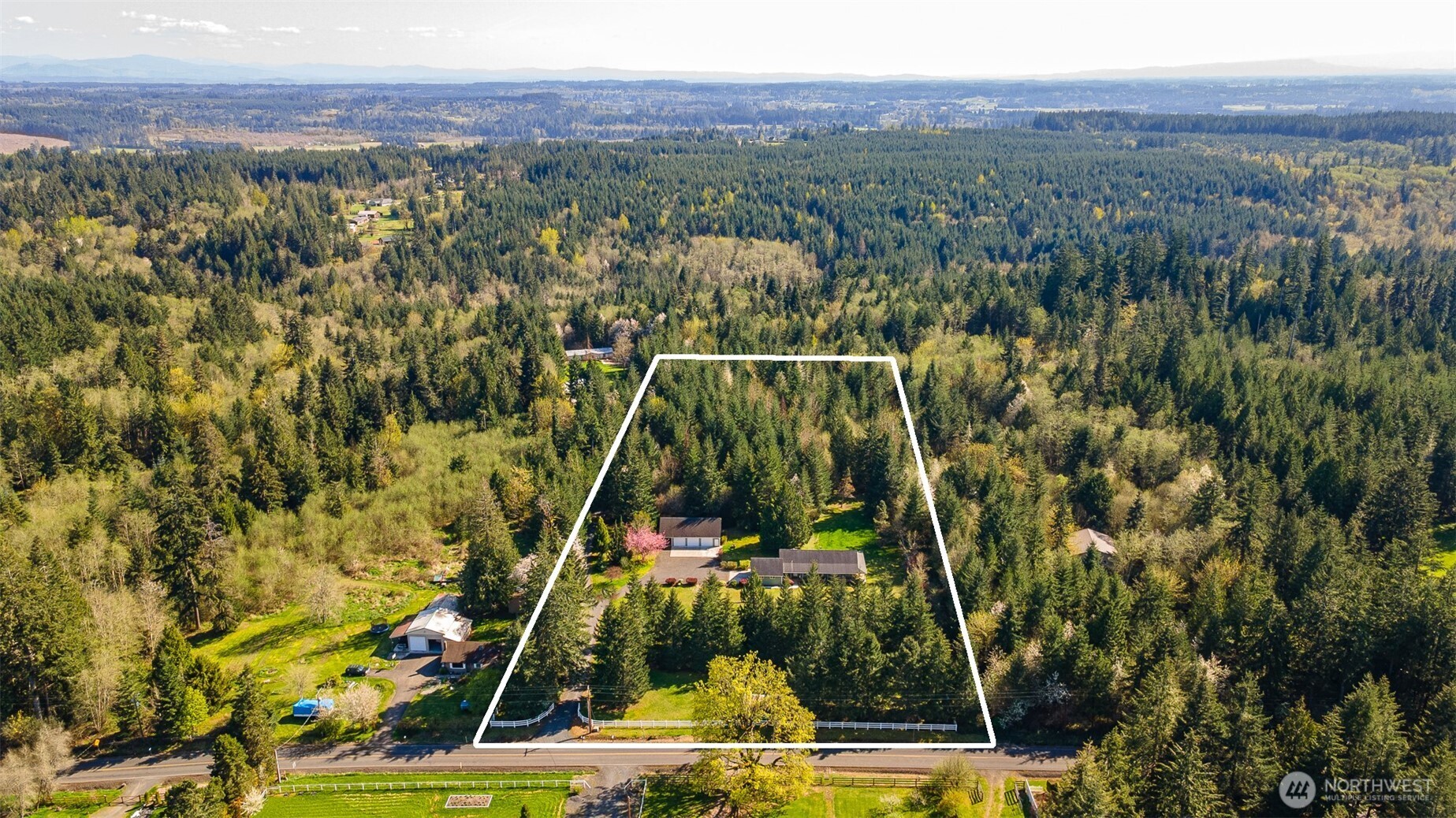 698 Logan Hill Road Chehalis, WA 98532 - Photo 31 of 35 an aerial view of residential houses with yard