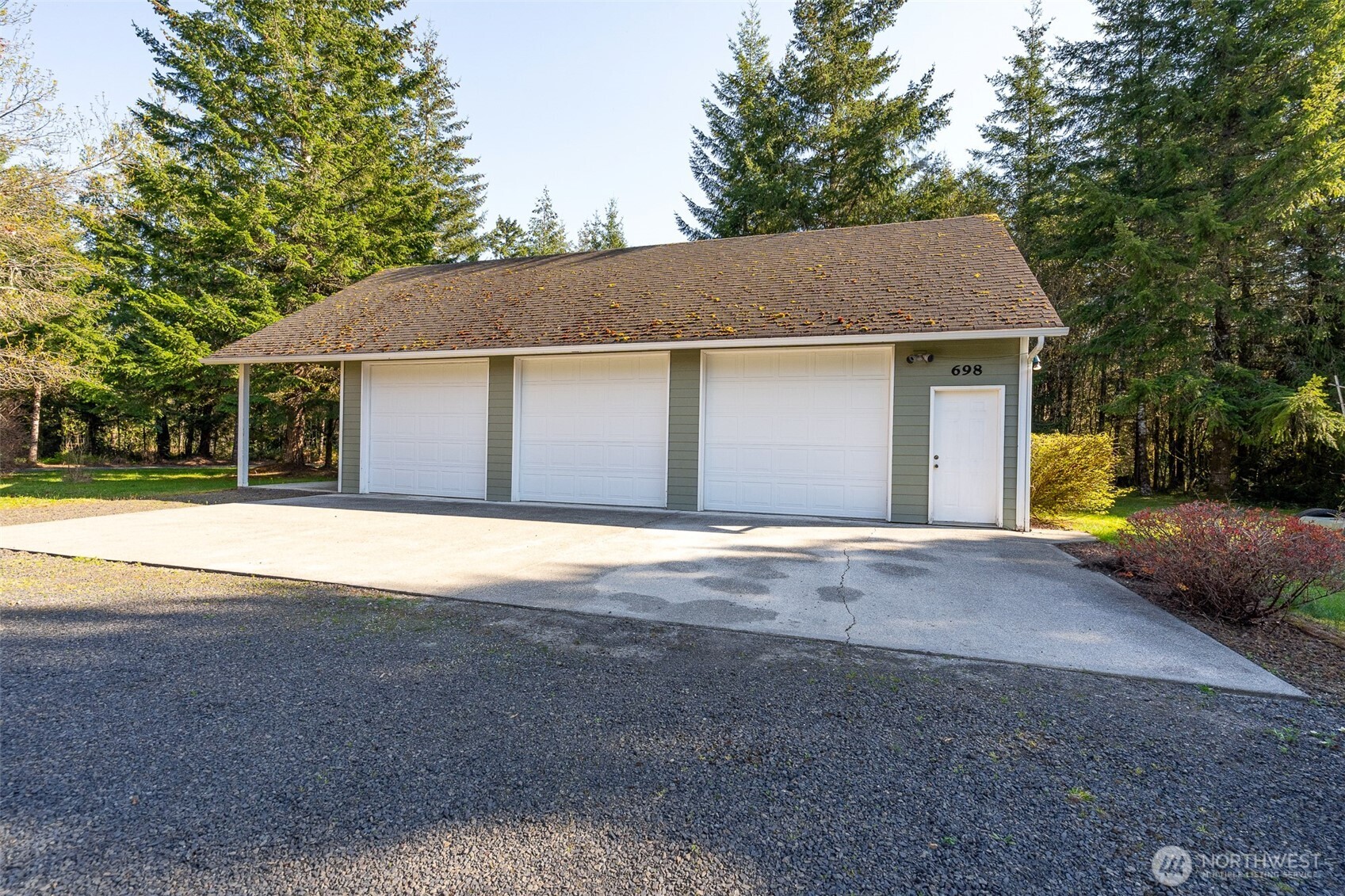 698 Logan Hill Road Chehalis, WA 98532 - Photo 8 of 35 a house with a outdoor space