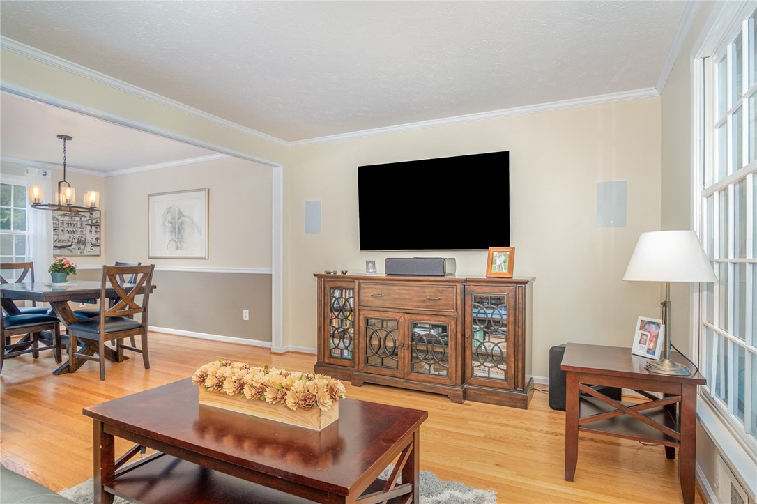 5 Old Drake Run Perinton, NY 14450 - Photo 12 of 39 LIVING ROOM LOOKING TO DINING ROOM