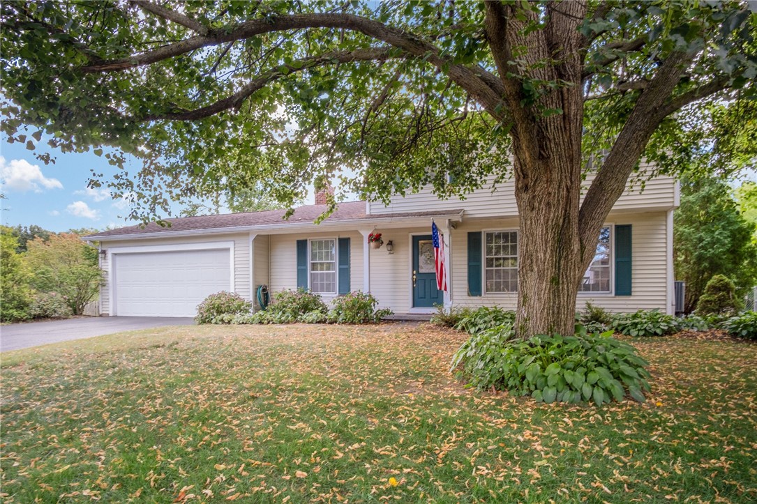 5 Old Drake Run Perinton, NY 14450 - Photo 2 of 39 NESTLED AT THE END OF A CUL DE SAC