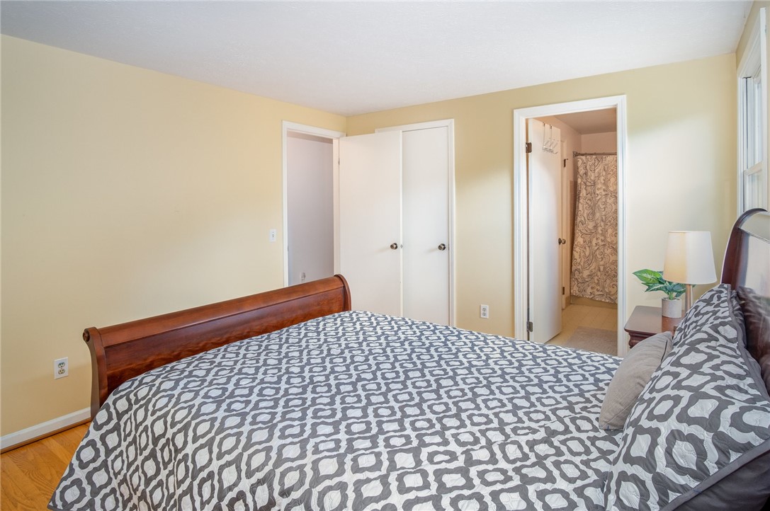 5 Old Drake Run Perinton, NY 14450 - Photo 26 of 39 MAIN BEDROOM