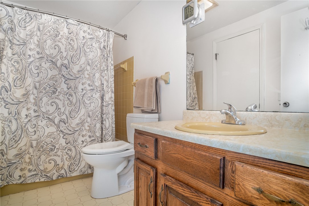 5 Old Drake Run Perinton, NY 14450 - Photo 28 of 39 MAIN BATHROOM