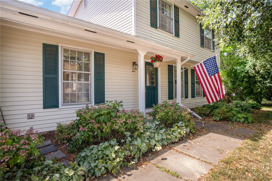5 Old Drake Run Perinton, NY 14450 - Photo 5 of 39 OPEN COVERED FRONT PORCH