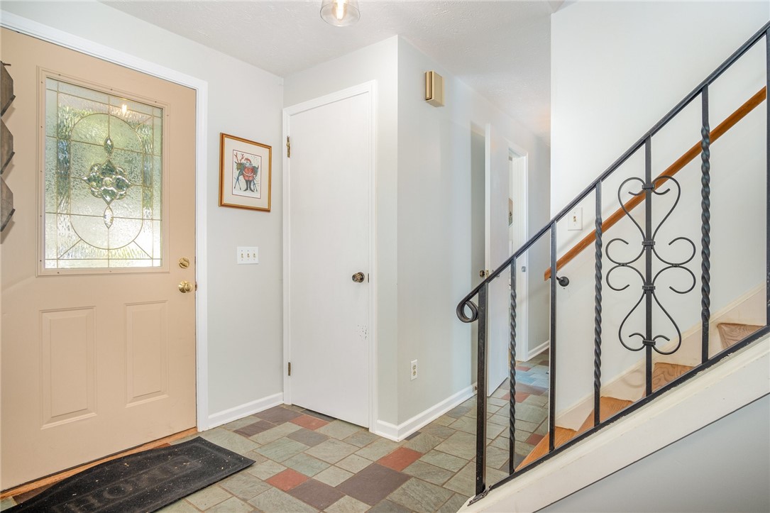 5 Old Drake Run Perinton, NY 14450 - Photo 7 of 39 FRONT FOYER
