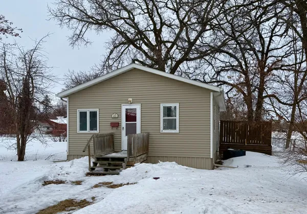 $144,900 | 422 Arnold Avenue South, Thief River Falls, MN 56701