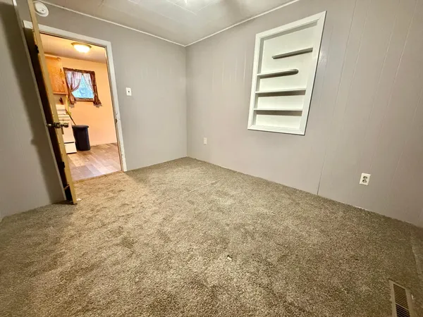 $144,900 | 422 Arnold Avenue South, Thief River Falls, MN 56701