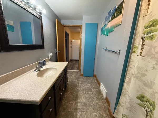 $144,900 | 422 Arnold Avenue South, Thief River Falls, MN 56701