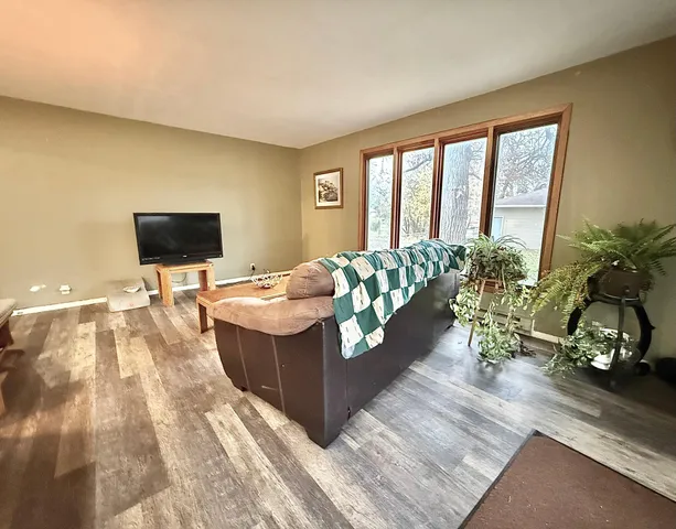 $144,900 | 422 Arnold Avenue South, Thief River Falls, MN 56701