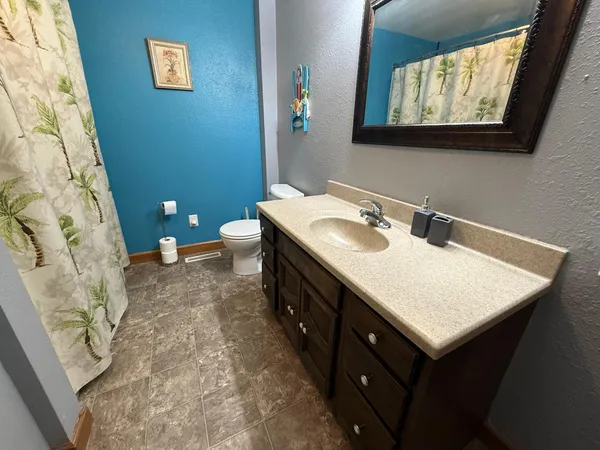 $144,900 | 422 Arnold Avenue South, Thief River Falls, MN 56701