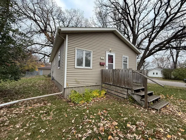 $144,900 | 422 Arnold Avenue South, Thief River Falls, MN 56701
