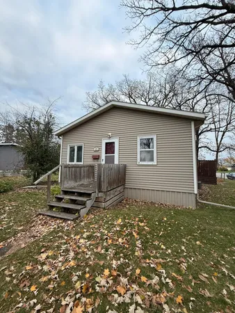 $144,900 | 422 Arnold Avenue South, Thief River Falls, MN 56701