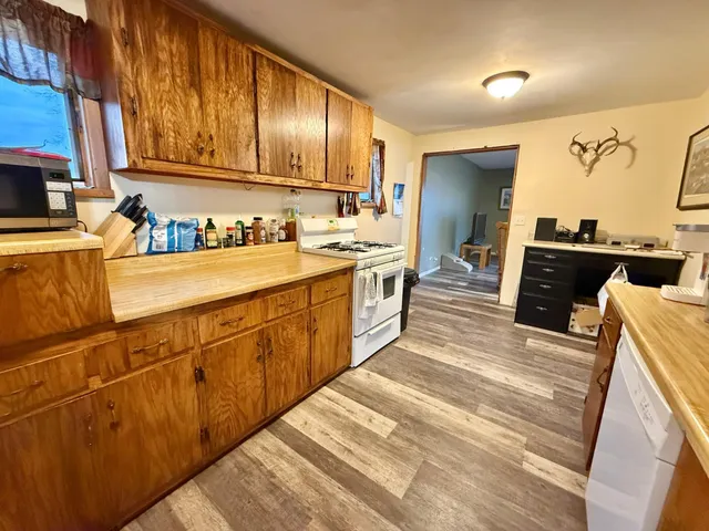 $144,900 | 422 Arnold Avenue South, Thief River Falls, MN 56701