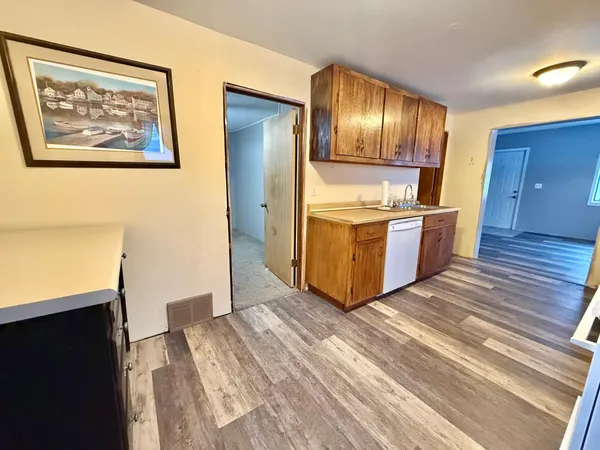 $144,900 | 422 Arnold Avenue South, Thief River Falls, MN 56701