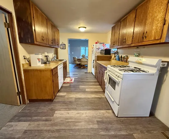 $144,900 | 422 Arnold Avenue South, Thief River Falls, MN 56701