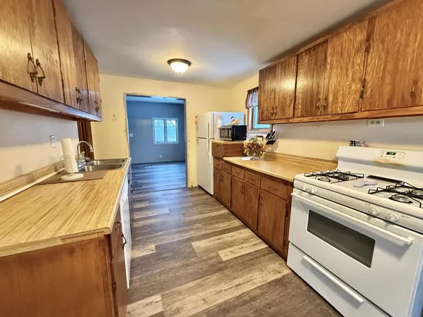 $144,900 | 422 Arnold Avenue South, Thief River Falls, MN 56701