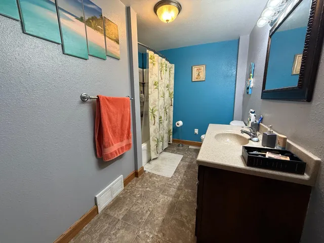 $144,900 | 422 Arnold Avenue South, Thief River Falls, MN 56701