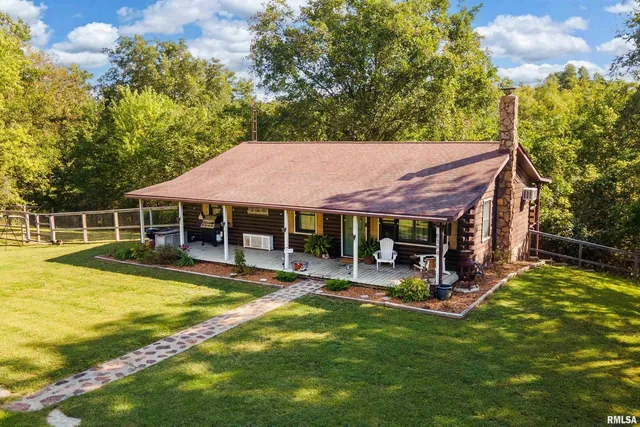 $220,000 | 8384 Hickory Ridge Road, Murphysboro, IL 62966