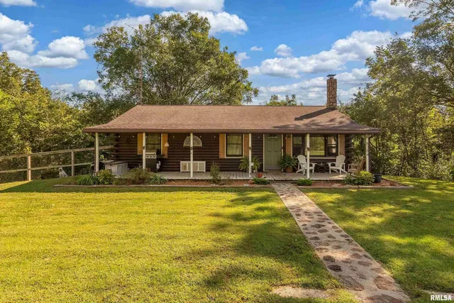 $220,000 | 8384 Hickory Ridge Road, Murphysboro, IL 62966