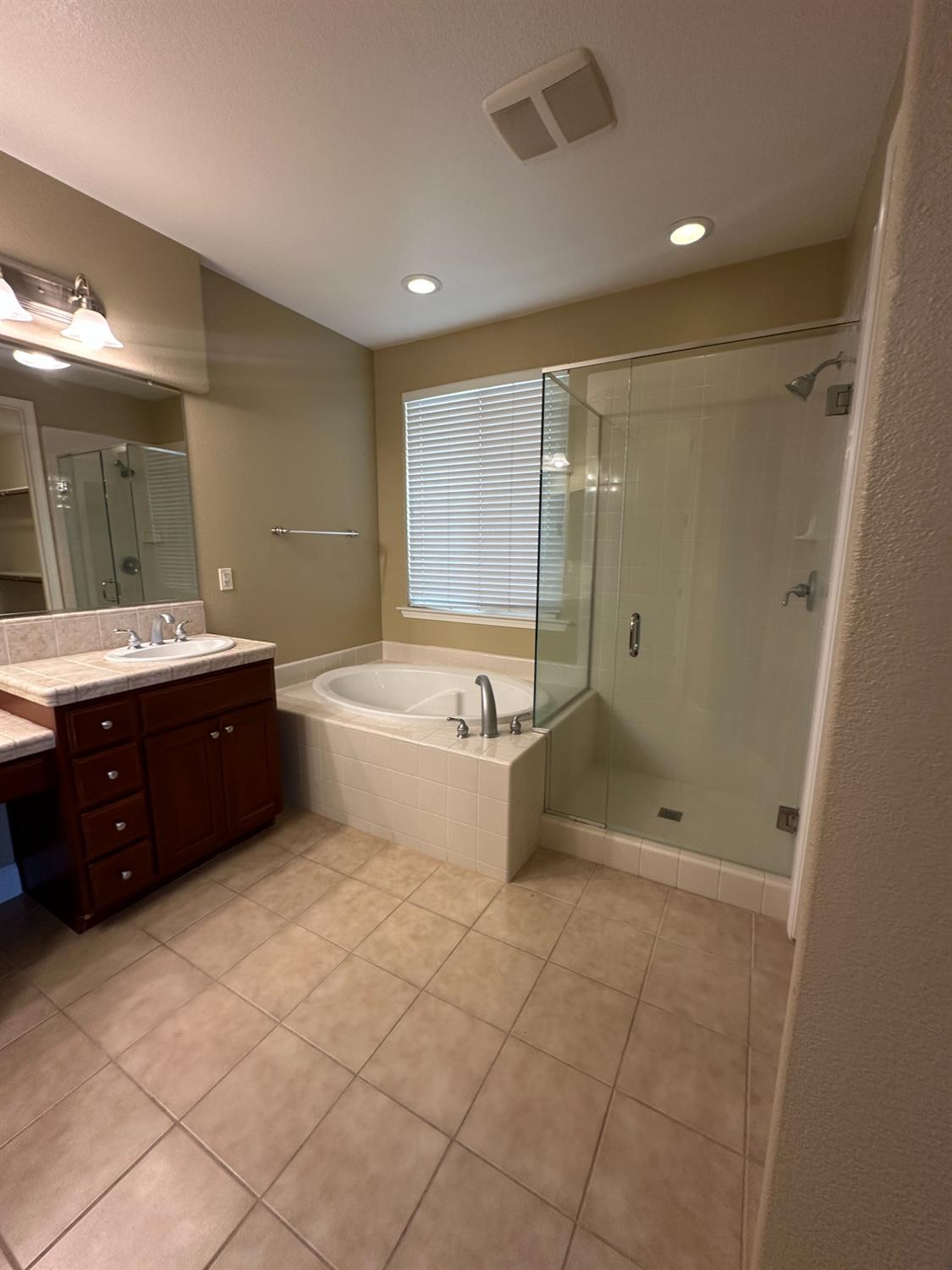 1105 North Perry Avenue Clovis, CA 93611 - Photo 14 of 26