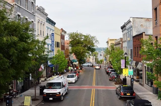 $2,400 | 46 Voorhis Avenue, Unit 3, Nyack, NY 10960