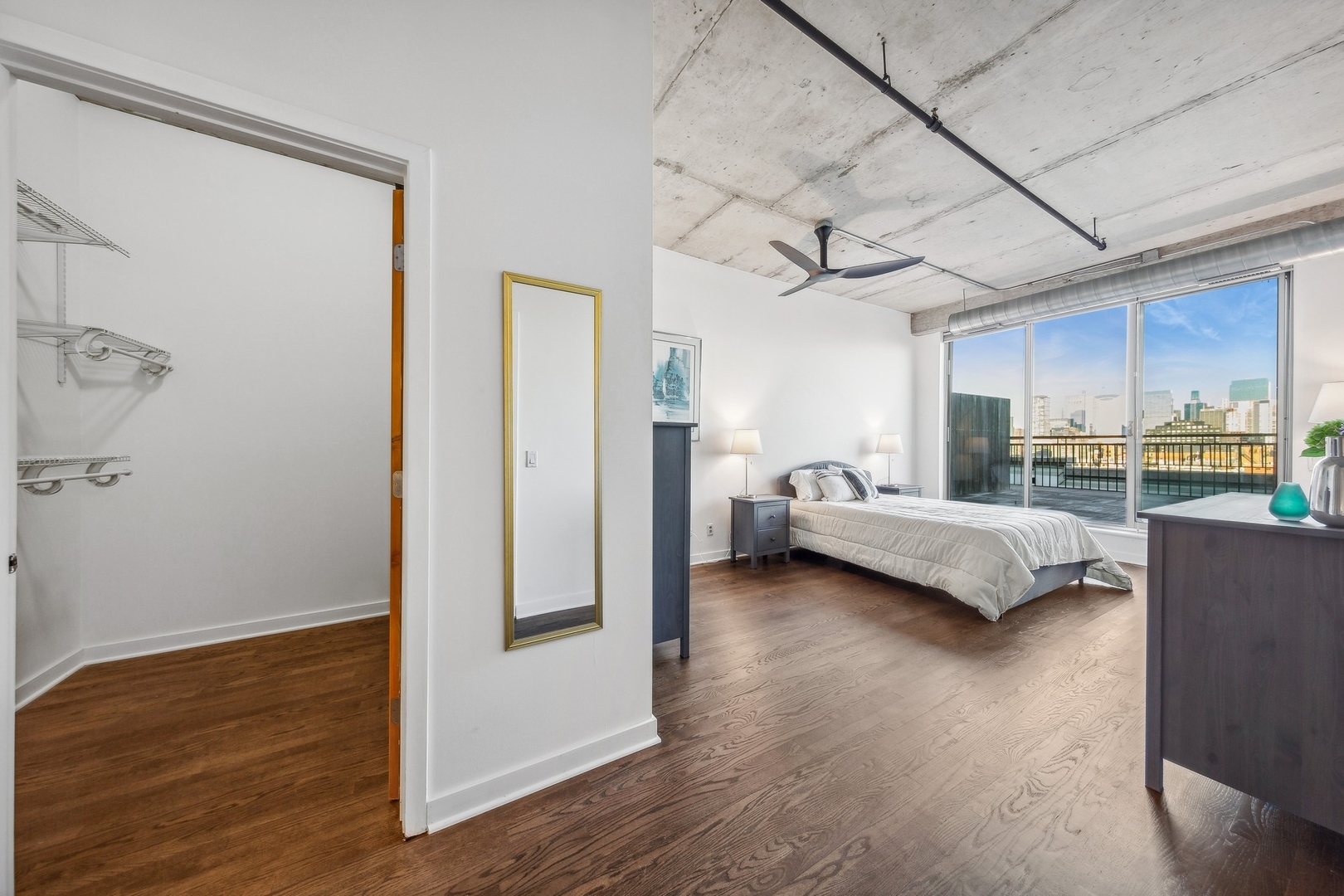 6 South Laflin Street, Unit 910 Chicago, IL 60607 - Photo 11 of 22