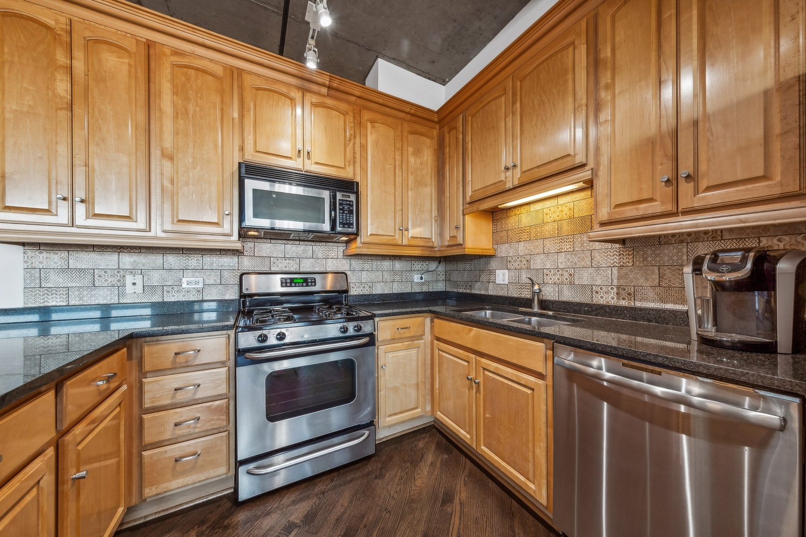 6 South Laflin Street, Unit 910 Chicago, IL 60607 - Photo 7 of 22