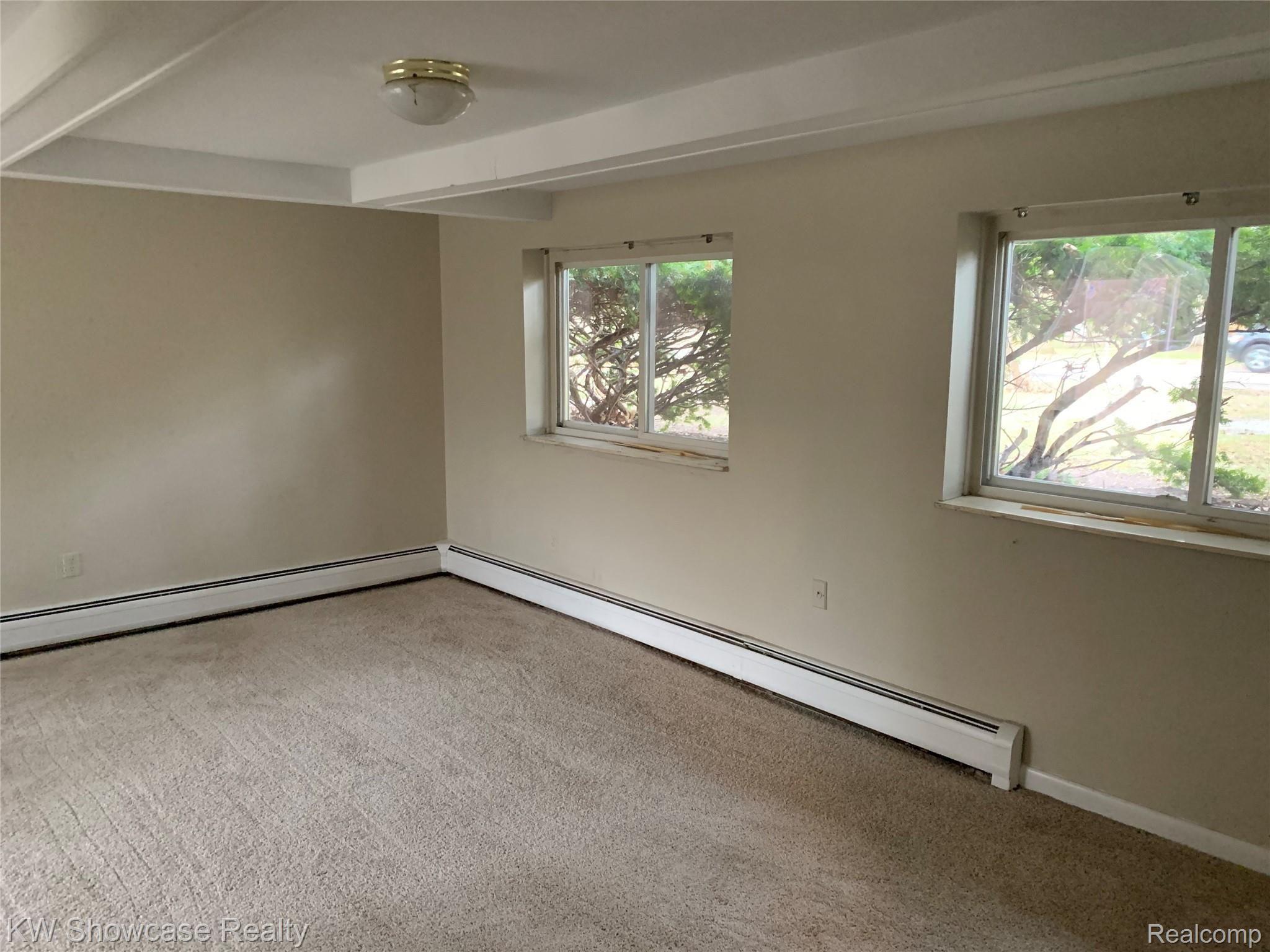 2264 Benstein Road Walled Lake, MI 48390 - Photo 8 of 12 23BD880B-DC51-4216-B9DD-D84859595B3B.jpeg