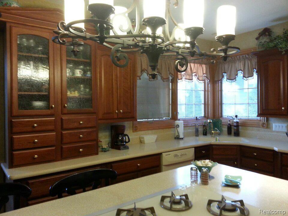 11453 Sweitzer Road Carleton, MI 48117 - Photo 9 of 43 kichen 4.jpg