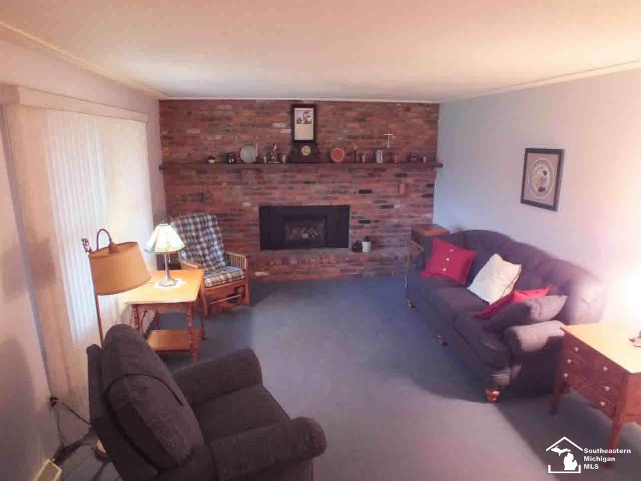 11710 Wells Road Petersburg, MI 49270 - Photo 11 of 22 Living Room (A)
