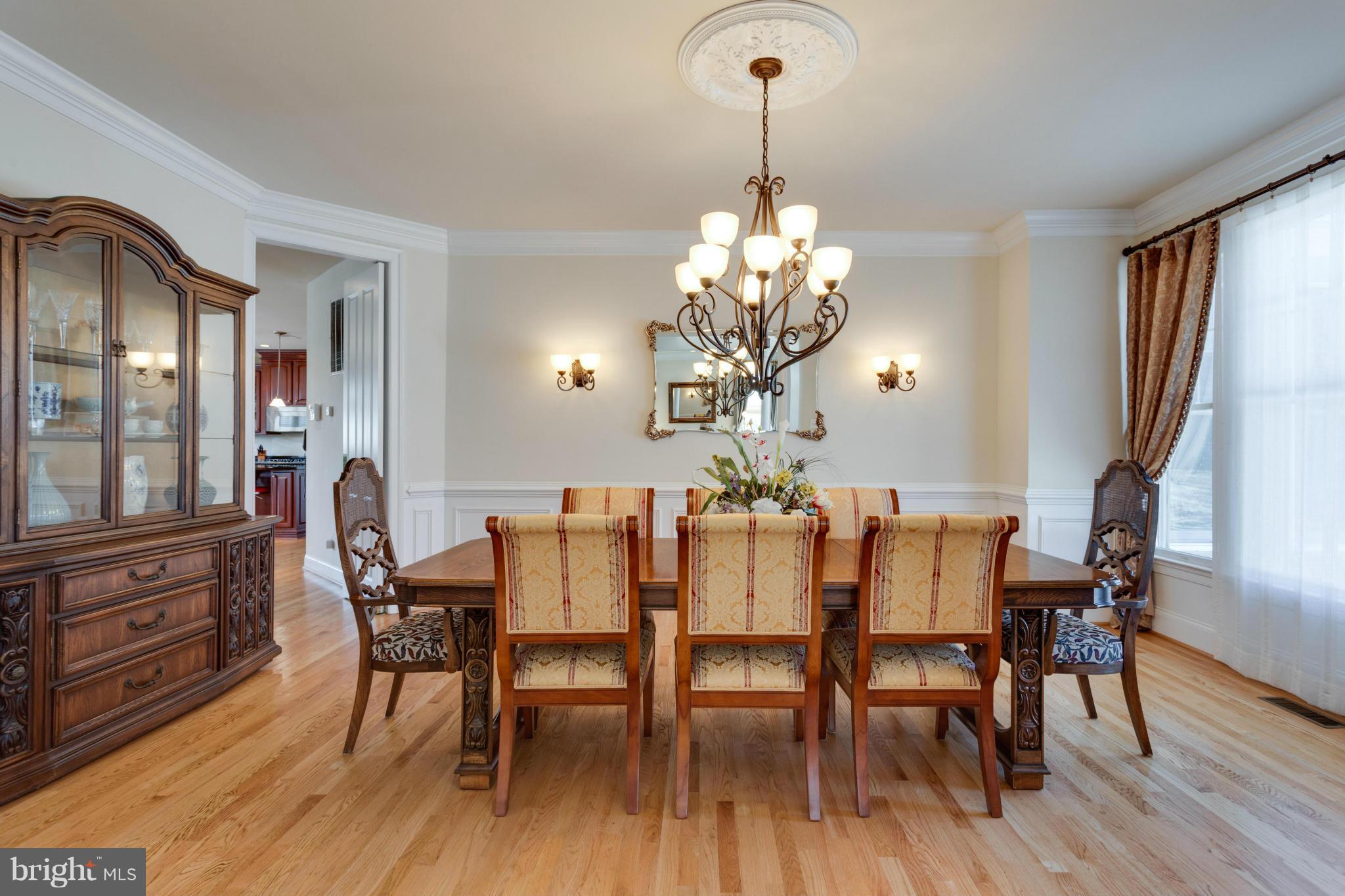 9429 Old Courthouse Road Vienna, VA 22182 - Photo 6 of 30 Dining Room