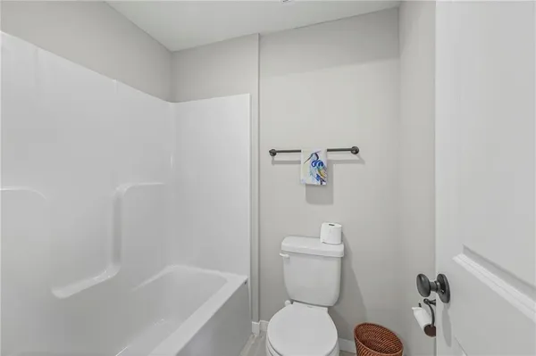 $569,000 | 814 Northwest Hickory Ridge Drive, Grain Valley, MO 64029