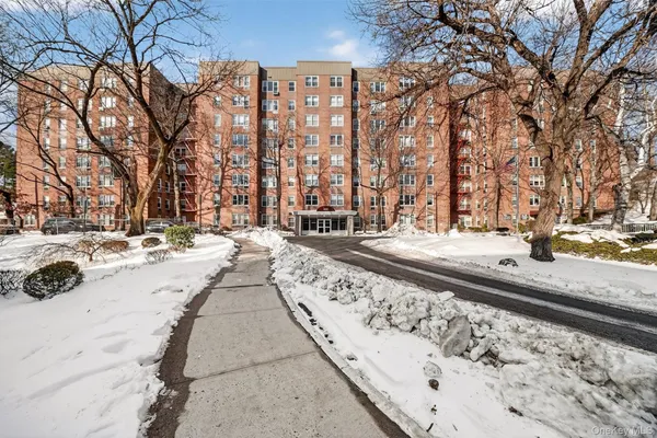 $200,000 | 5 Sadore Lane, Unit 3H, Yonkers, NY 10710