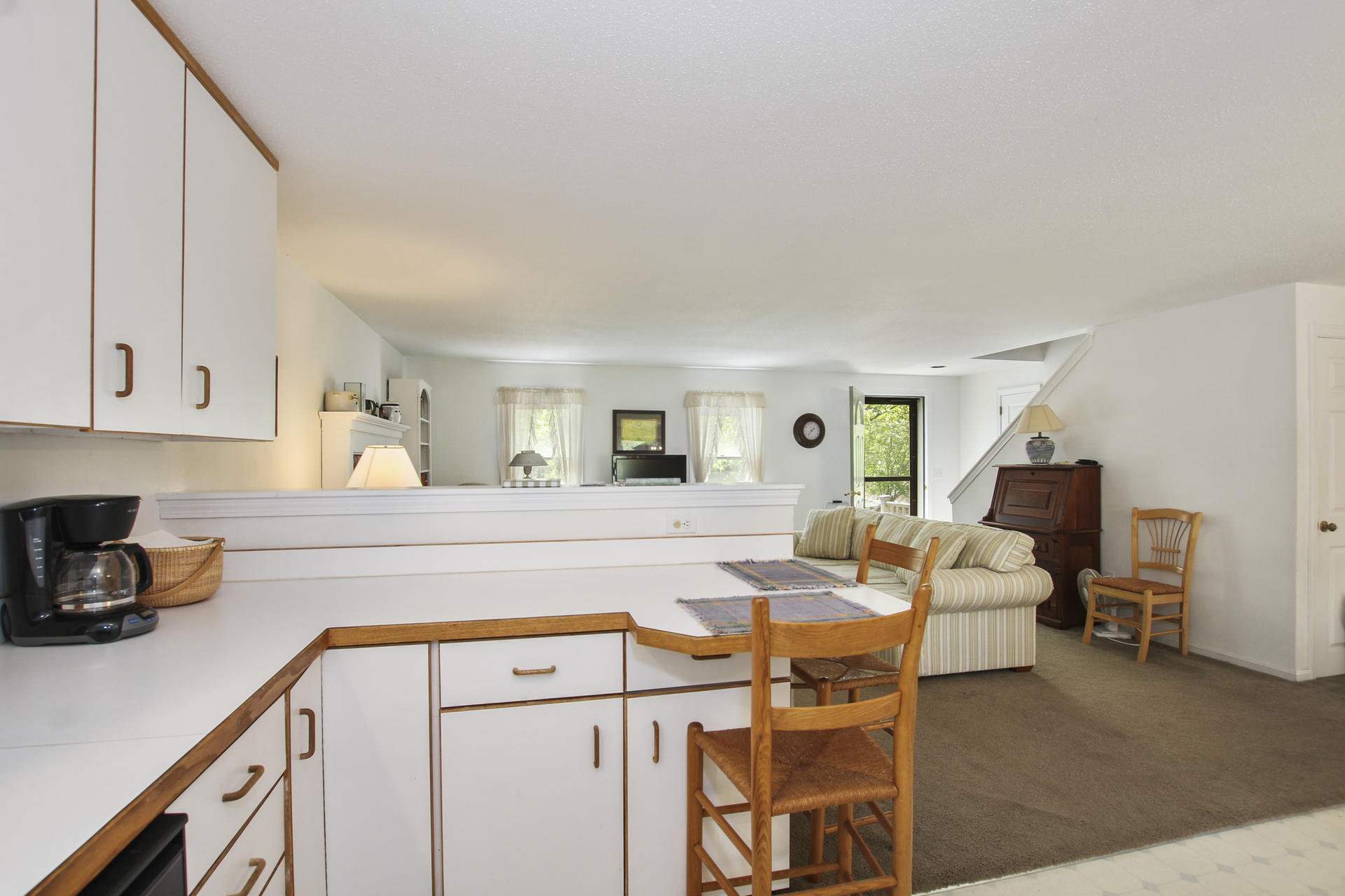 25 Log Cabin Road Eastham, MA 02642 - Photo 7 of 20 Breakfast bar