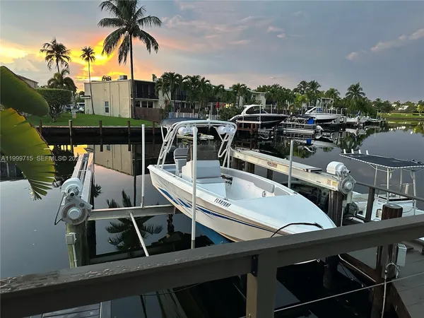 $4,800 | 925 Northeast 26th Avenue, Unit 925, Hallandale Beach, FL 33009